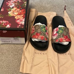 Gucci slides gently worn size 37